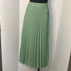 Max Studio Green pleated Skirt size Small.